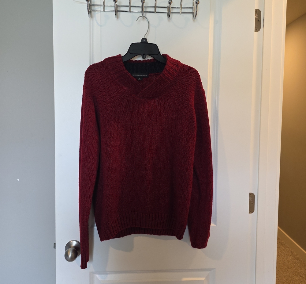 Men's Deep Red V-Neck Knit Sweater